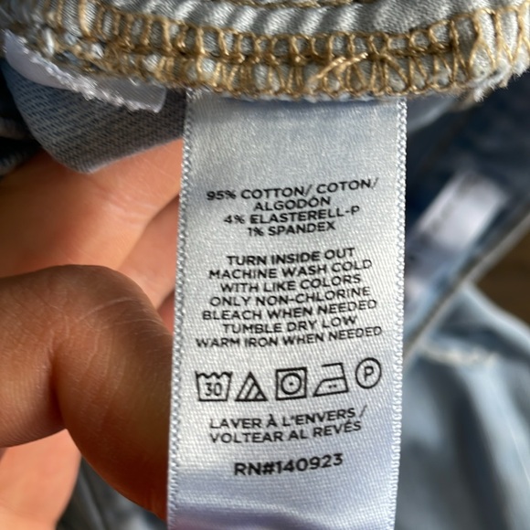 LOFT Petite Light Wash Girlfriend Distressed Denim - Size 0P - Picture 9 of 9